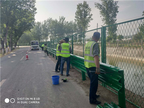 高速?lài)鷻凇⒆o(hù)欄項(xiàng)目